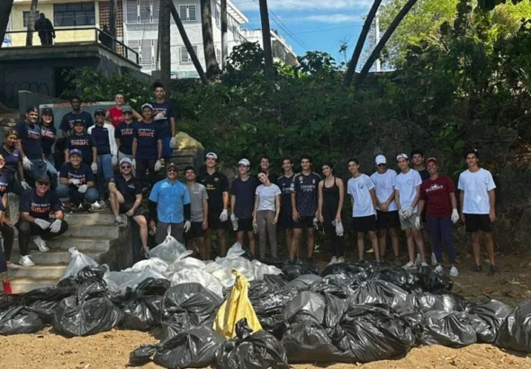 SODOMEDI-se-une-a-Fundacion-Vida-Azul-y-UNESCO-en-jornada-de-limpieza-de-Playa-Montesinos